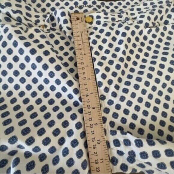 Michael Kors Selma Medallion Print Cropped Jeans Size 12 Pre-owned - Picture 16 of 16